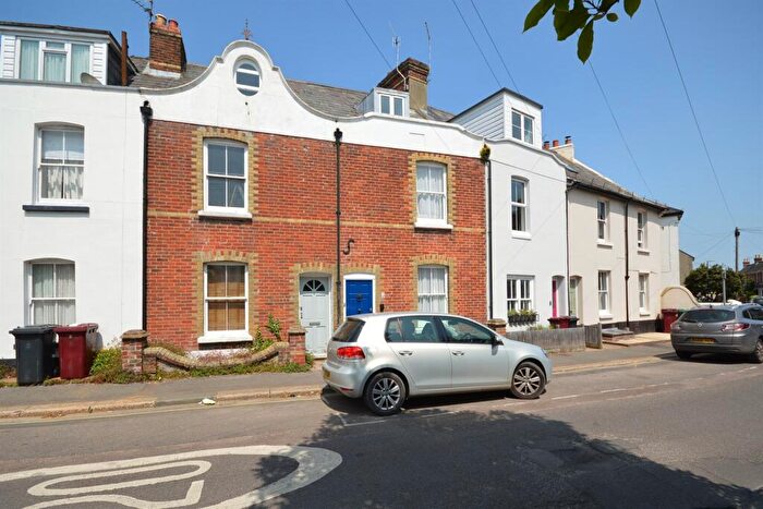 3 Bedroom Terraced House To Rent In Caledonian Road, Chichester, PO19