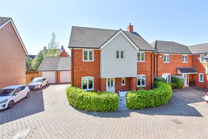 4 Bedroom Detached House For Sale In Beech Tree Road, Maidstone, Kent, ME15