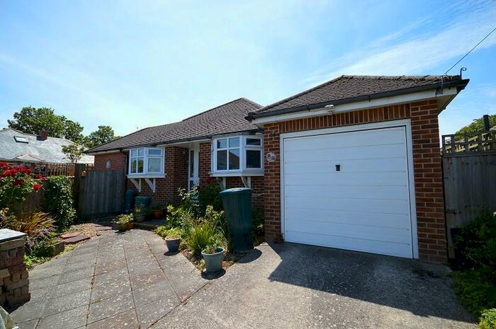 2 Bedroom Bungalow To Rent In Fairlea Road, Lymington, Hampshire., SO41