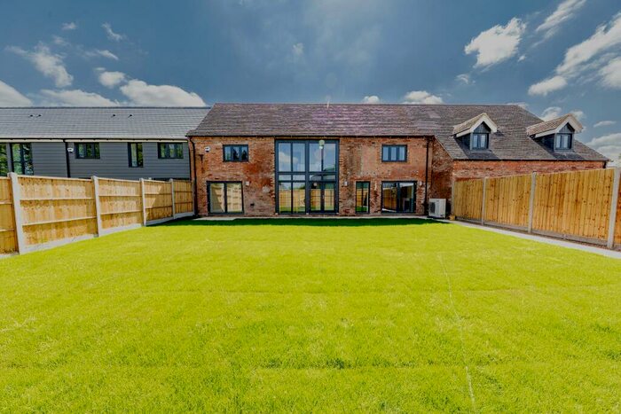 4 Bedroom Barn Conversion For Sale In London Road, Ryton On Dunsmore, Coventry, CV8