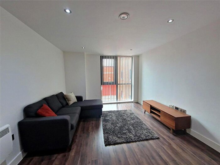 1 Bedroom Apartment To Rent In The Quadrant, Sand Pits, Birmingham, B1