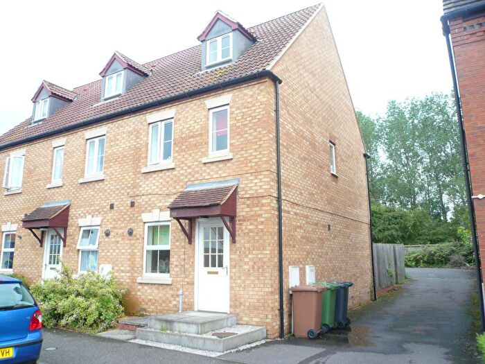 3 Bedroom House To Rent In County Road, Hampton Vale, Peterborough, PE7