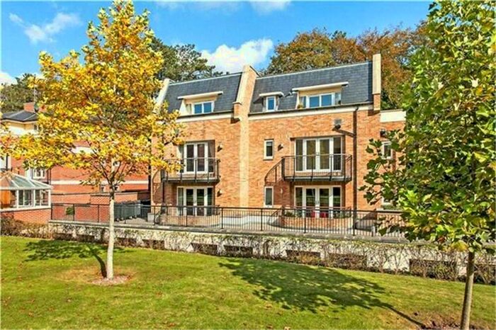 2 Bedroom Flat To Rent In Fraser Gardens, Winchester, Hampshire, SO22