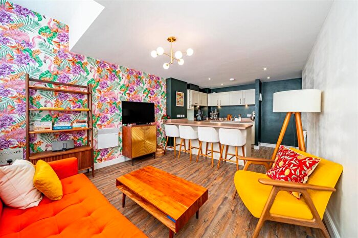 2 Bedroom Apartment For Sale In Drapers Bridge, Hounds Gate, Nottingham, NG1