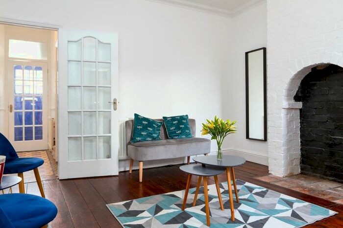 3 Bedroom Flat To Rent In Galton Road, Smethwick B67