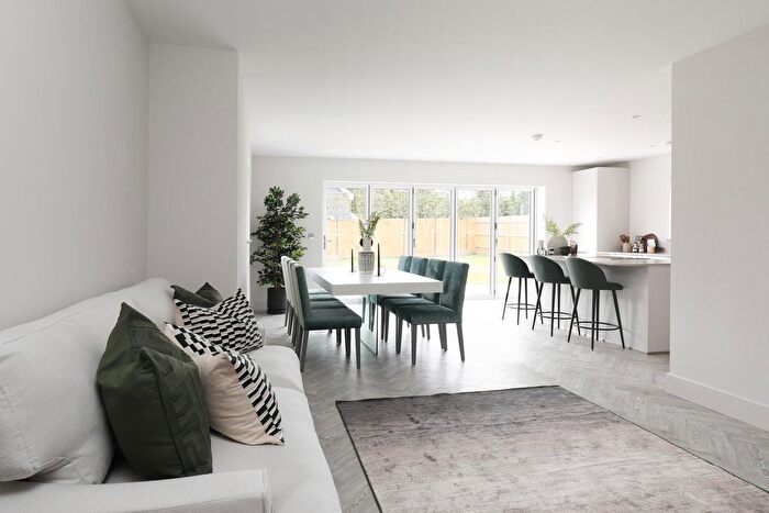4 Bedroom Detached House For Sale In The Acorn, Banstead, SM7