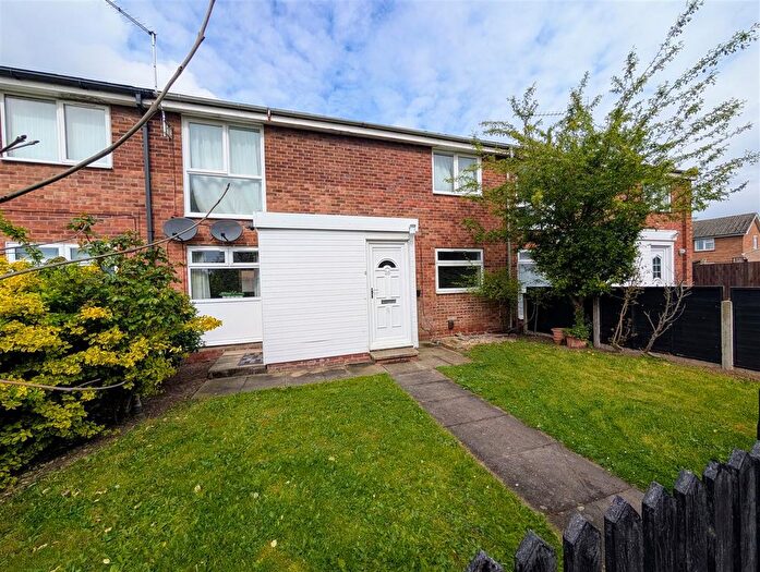 2 Bedroom Flat For Sale In Hawthorne Crescent, Farndon, NG24