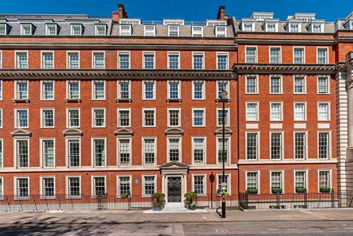 5 Bedroom Flat For Sale In Grosvenor Square, Mayfair, London, W1K