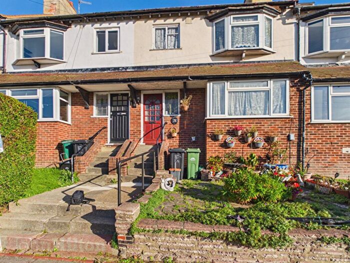 4 Bedroom Semi-Detached House To Rent In Medmerry Hill, Brighton, BN2