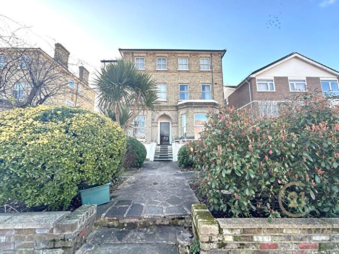 Studio To Rent In Parklands Surbiton, KT5