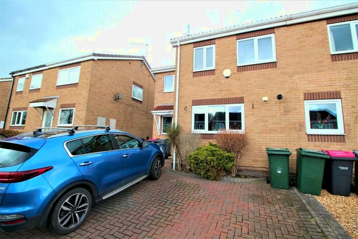 3 Bedroom Semi-Detached House To Rent In Boundary Green, Rawmarsh, S62