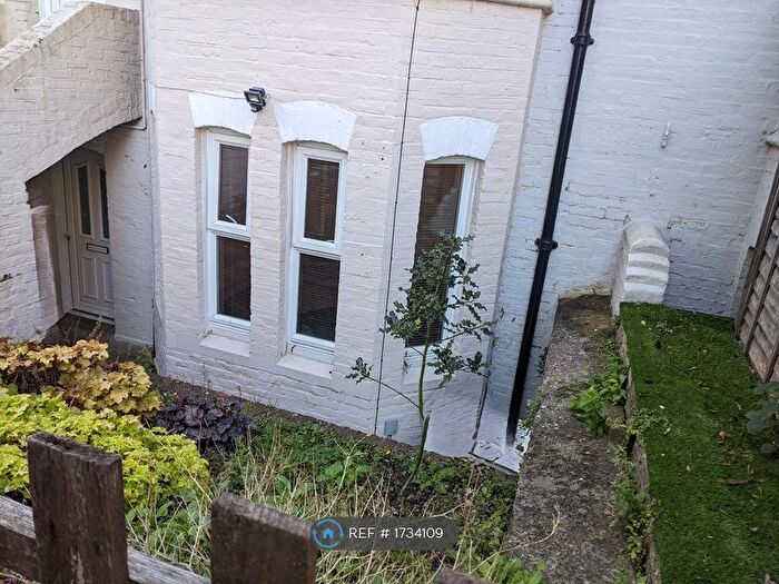 1 Bedroom Flat To Rent In Priory Gate Road, Dover, CT17