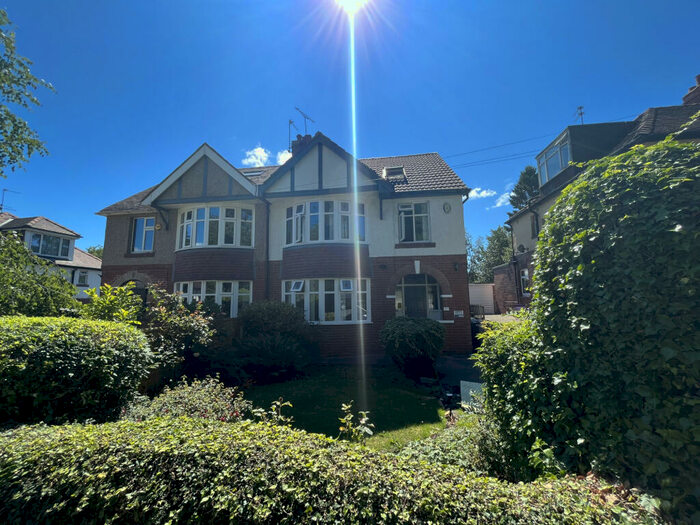 6 Bedroom Semi-Detached House To Rent In St Chads Drive, Leeds, West Yorkshire, LS6