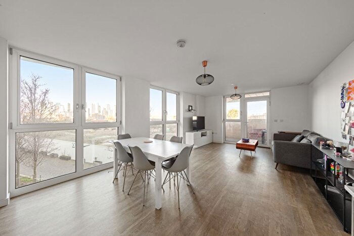 2 Bedroom Flat For Sale In Ossel Court, Telegraph Avenue Greenwich, SE10