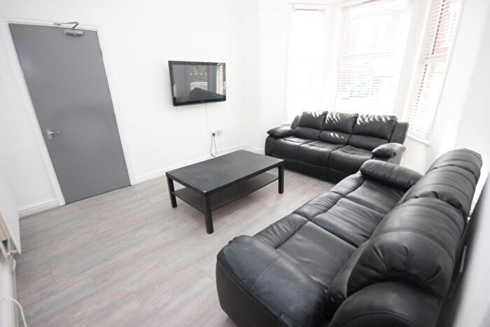 5 Bedroom Terraced House To Rent In Alderson Road, L15