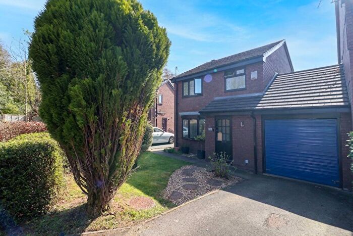 4 Bedroom Detached House For Sale In The Paddock, Hollingworth, SK14