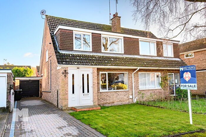 3 Bedroom Semi-Detached House For Sale In Cook Close, Ringwood, BH24