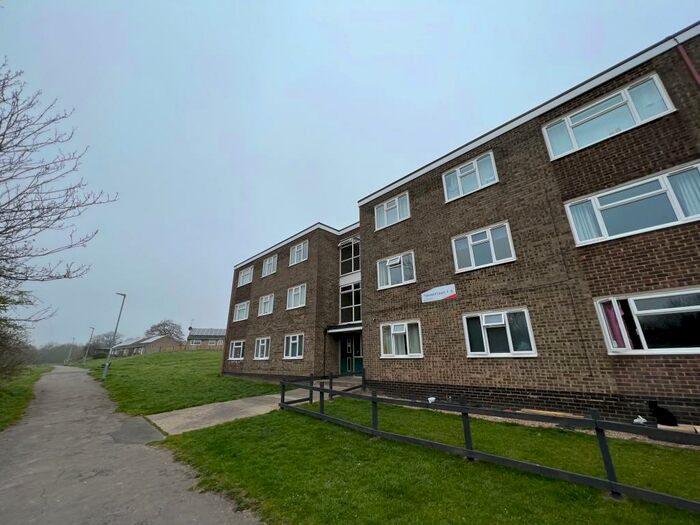 2 Bedroom Apartment To Rent In Tideswell Court, Chesterfield, S40
