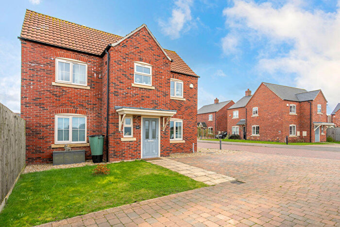 3 Bedroom Semi Detached House For Sale In Top Farm Avenue, Navenby, LN5