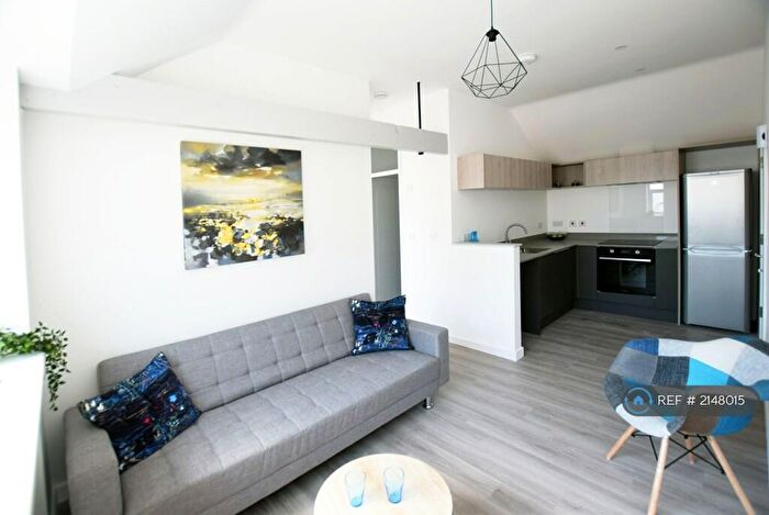 2 Bedroom Flat To Rent In Vivian Road, Wellingborough, NN8