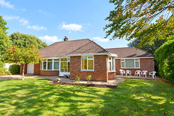 3 Bedroom Detached Bungalow For Sale In Lawn Road, Milford On Sea, SO41