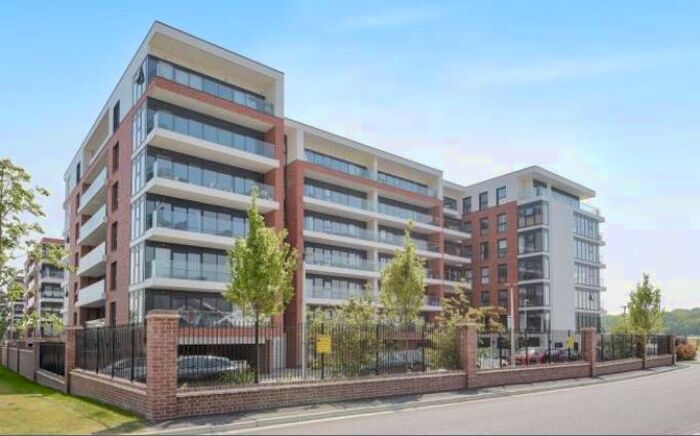 2 Bedroom Flat To Rent In Kingman Way, Newbury, RG14