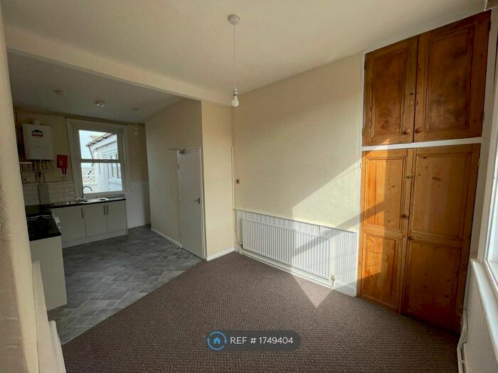 2 Bedroom Maisonette To Rent In Melrose Street, Scarborough, YO12