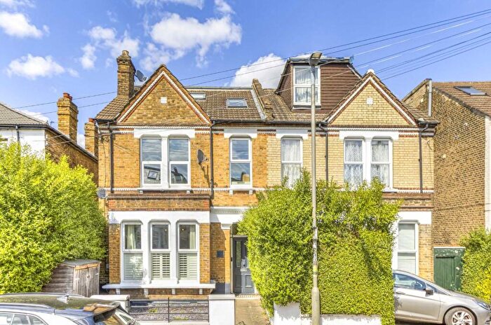 2 Bedroom Flat For Sale In Byrne Road, Balham, SW12