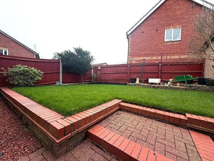 3 Bedroom Semi-Detached House For Sale In Drake Avenue, Chatteris, Cambs., PE16 - Photo 10
