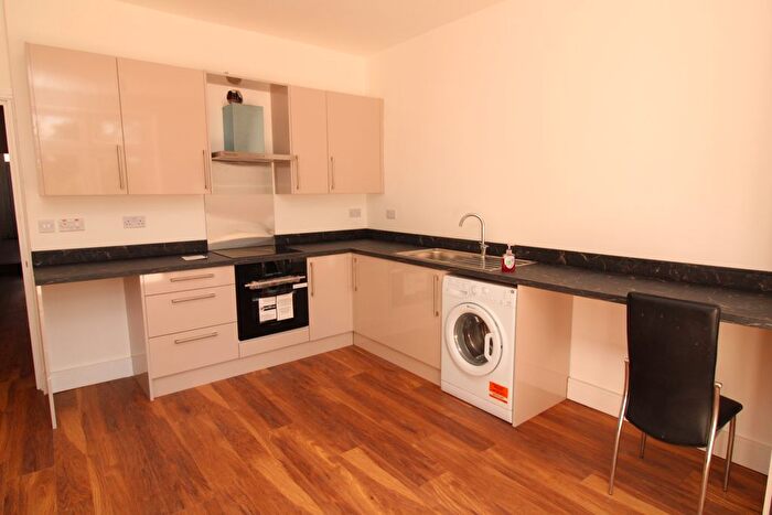 2 Bedroom Flat To Rent In Cambridge Road, Kings Heath, Birmingham, B13