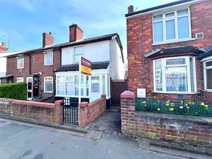 2 Bedroom End Of Terrace House To Rent In Kingsnorth Road, Ashford, TN23