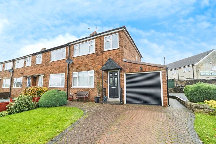 3 Bedroom End Of Terrace House For Sale In Smalewell Road, Pudsey, LS28