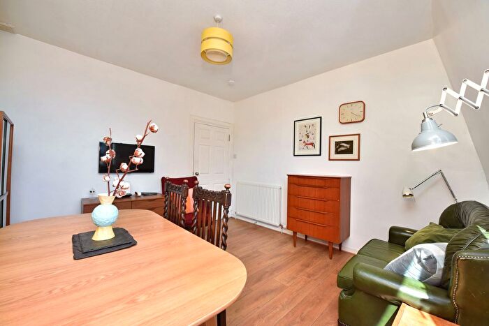 2 Bedroom Flat For Sale In Richmond Terrace, Rosemount, Aberdeen, AB25