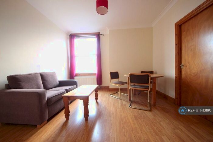 1 Bedroom Flat To Rent In Woodvale, London, SE23