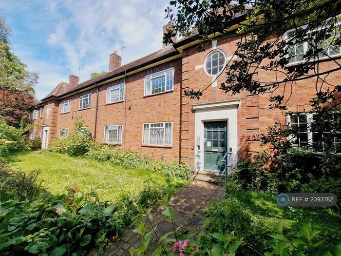 2 Bedroom Flat To Rent In Burghley Mansions, Peterborough, PE1