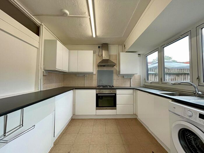 4 Bedroom Terraced House To Rent In Pinedene, Carlton Grove, SE15