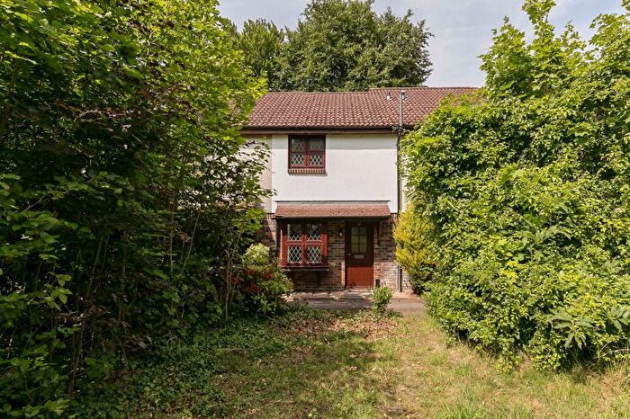 2 Bedroom Terraced House To Rent In Chancellor Gardens, South Croydon, CR2