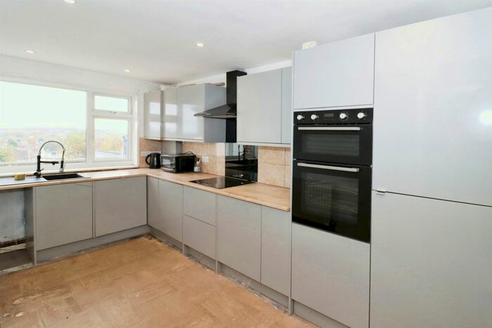 2 Bedroom Flat To Rent In Bellevue Road, Kingswood, Bristol, BS15