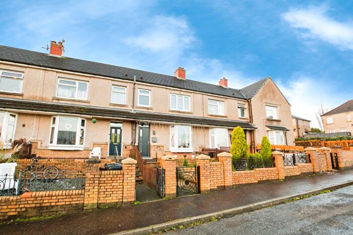 3 Bedroom Terraced House For Sale In Grove Edge, Halifax, HX3