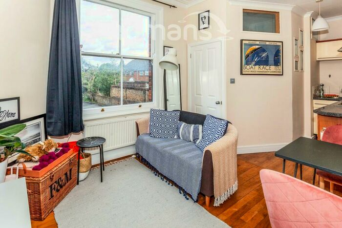 1 Bedroom Apartment To Rent In Grenfell Road, SL6