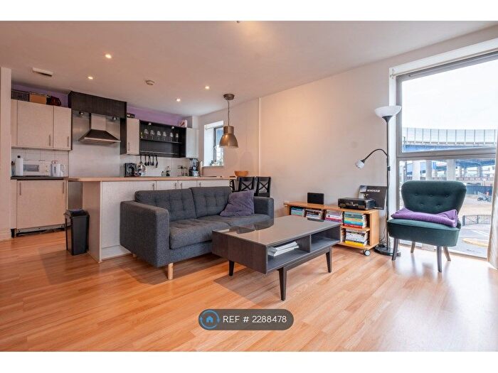 2 Bedroom Flat To Rent In Horizon Building, London, E14