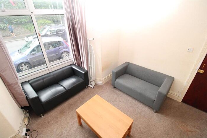 4 Bedroom House To Rent In Broadwayy, Treforest, Pontypridd, CF37