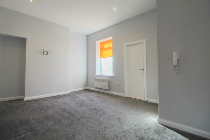 1 Bedroom Flat To Rent In Buxton Road, Great Moor, Stockport, SK2