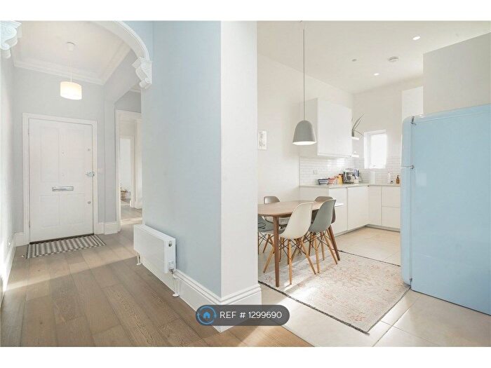 2 Bedroom Flat To Rent In St Pauls Avenue, London, NW2