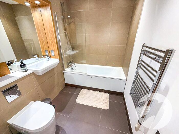 1 Bedroom Flat For Sale In Grove Place, London, SE9