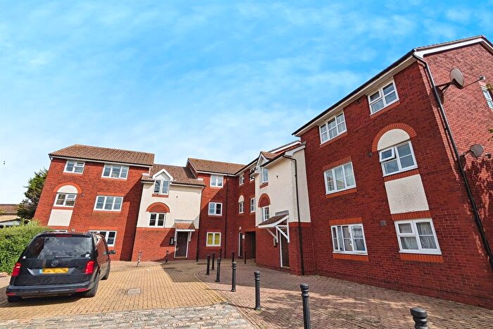 1 Bedroom Flat To Rent In Captains Place, SO14