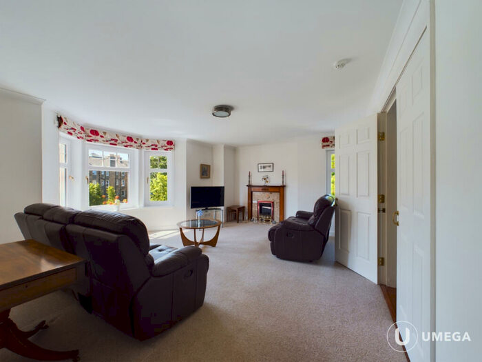 3 Bedroom Flat To Rent In Maxwell Street, Morningside, Edinburgh, EH10