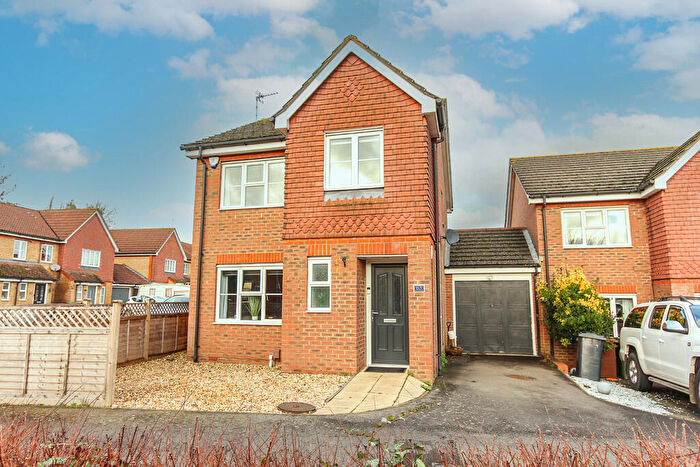 3 Bedroom Link Detached House For Sale In Butterfields, Wellingborough, NN8