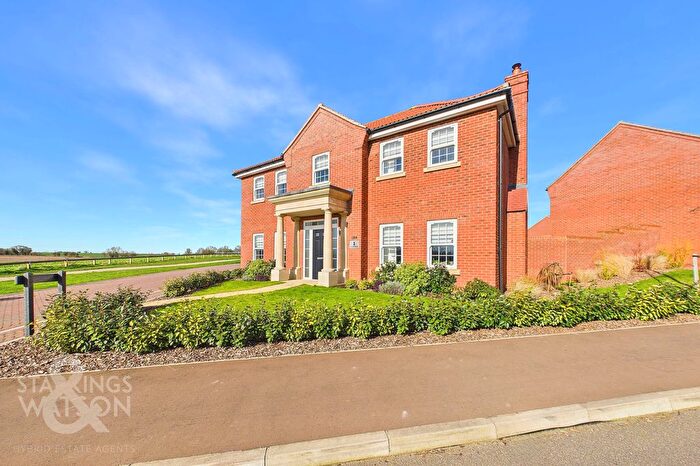 4 Bedroom Detached House For Sale In Cavell Road, Acle, Norwich, NR13