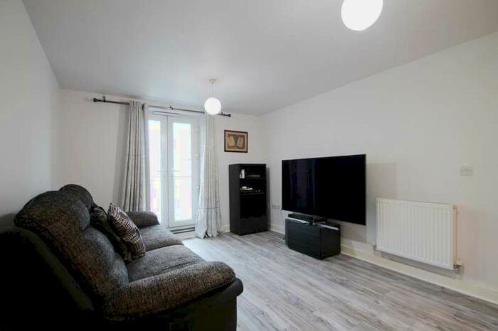 2 Bedroom Flat To Rent In Zeus Court, Fairfield Road, Yiewsley., UB7